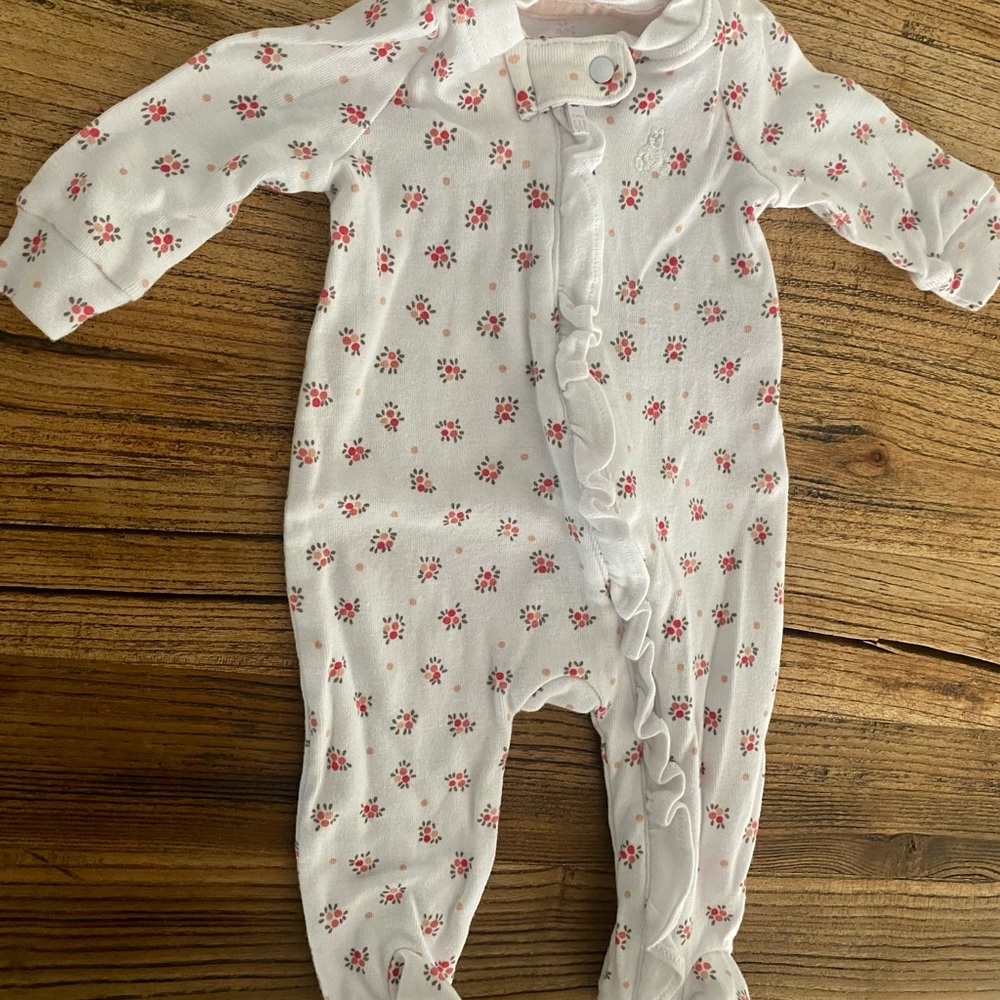 Baby GAP organic cotton One- Piece NB girls flowers footie